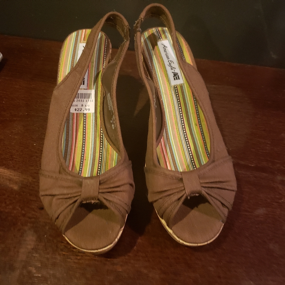 American Eagle Payless Brown Wedge Sandals Peep Toe 8.5